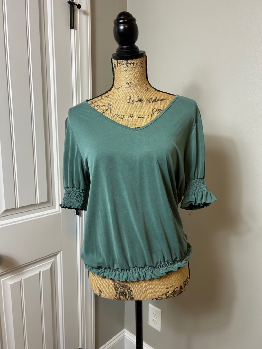 Green Envelope top size medium